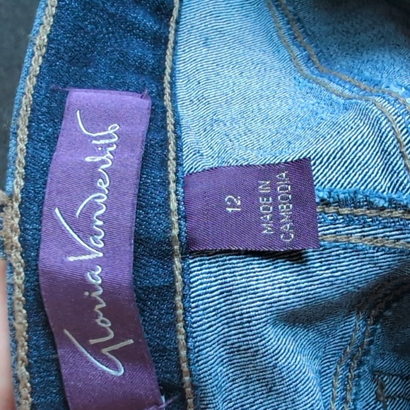 Amanda Classic Fit Jeans - Picture 3 of 4